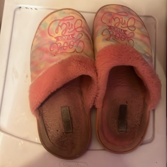 Slippers - Picture 2 of 2